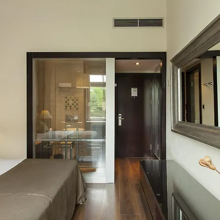 Quentin Design Hotel 4*