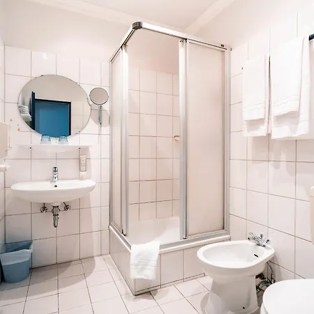 Berliner Baer 3* Berlin