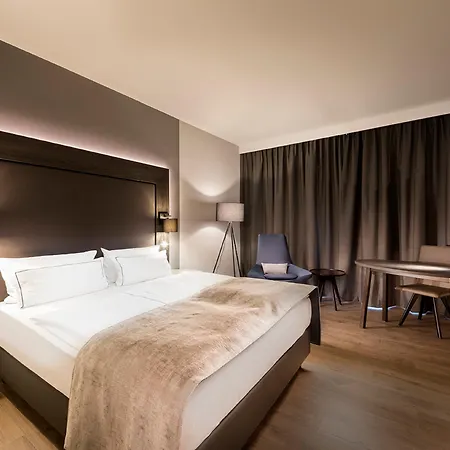 City-west By Ihg Hotel