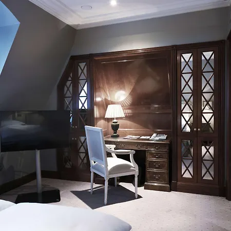 Schlosshotel By Patrick Hellmann