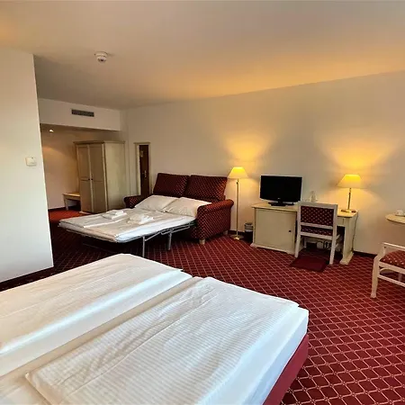 Chateau Kurfuerstendamm 4*