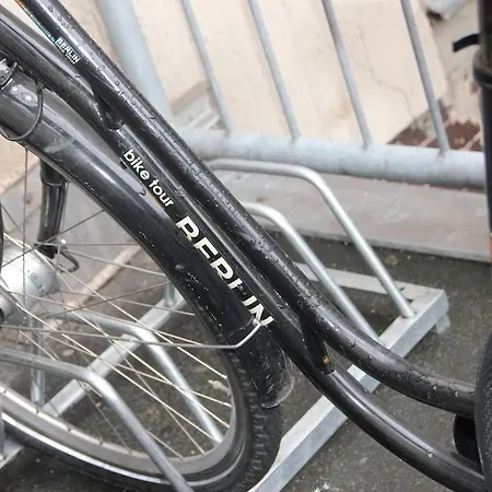 Metropol אכסניה *