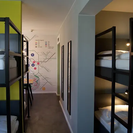 Hostel Grand Urban *