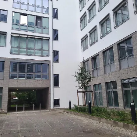 Terrassen-wohnung Mit Blick Auf Fernsehturm Apartment