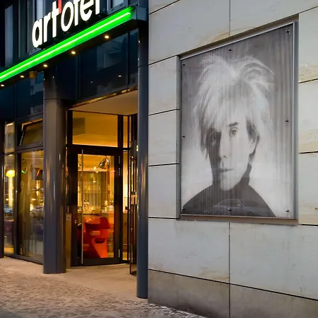 Отель Park Plaza 4*