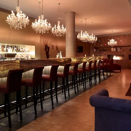 Park Plaza Hotel 4*