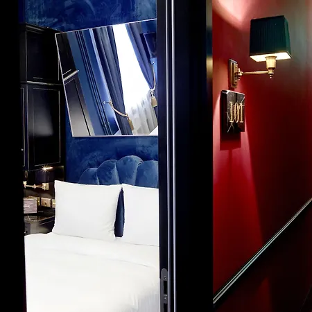 Provocateur Berlin, Part Of Sircle Collection 4*