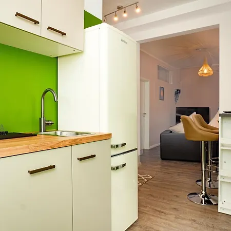 Apartment Blue Chili 32 - Stadtwohnung Fuer 3 Modern Zentral Karlshorst Wlan Berlin
