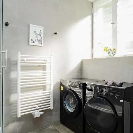 Apartment Blue Chili 32 - Stadtwohnung Fuer 3 Modern Zentral Karlshorst Wlan *