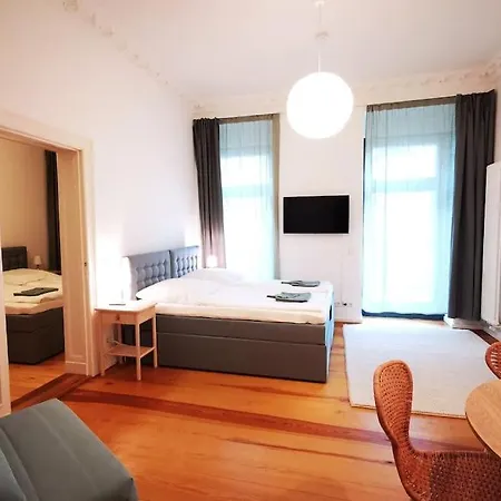 Lang Li By Rockchair L Superhost Status L 2 Bedrooms Boxspringbeds In Center - Cozy Family & Business Flair Welcomes You! Apartment Berlin