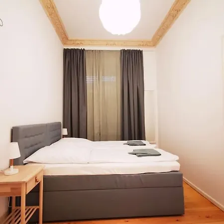 Apartment Lang Li By Rockchair L Superhost Status L 2 Bedrooms Boxspringbeds In Center - Cozy Family & Business Flair Welcomes You! Berlin