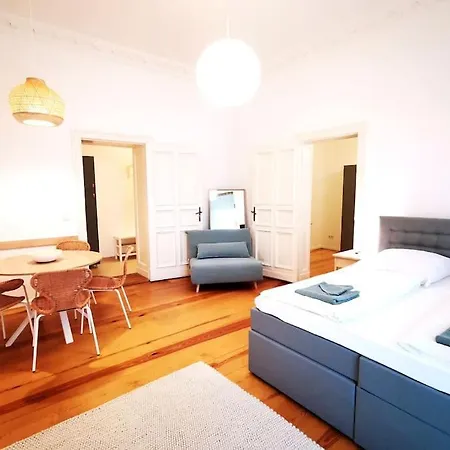 Apartment Lang Li By Rockchair L Superhost Status L 2 Bedrooms Boxspringbeds In Center - Cozy Family & Business Flair Welcomes You!