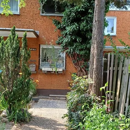 Homestay Mit Optimaler Verkehrsanbindung Und Vielen Extras In Berlin-rudow