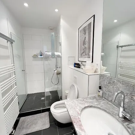 Prime Comfort With Balcony & Free Parking * Berlin