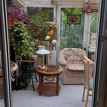 Homestay Mit Optimaler Verkehrsanbindung Und Vielen Extras In Berlin-rudow *