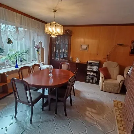 Homestay Mit Optimaler Verkehrsanbindung Und Vielen Extras In Berlin-rudow *