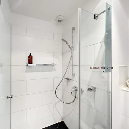 Prime Comfort With Balcony & Free Parking *