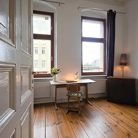 Apartment 2 Bedroom *