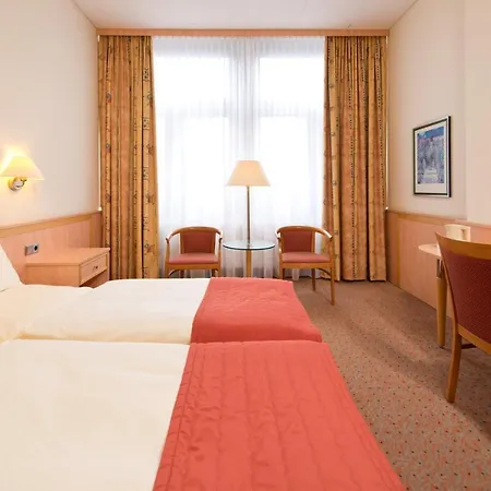 Steglitz International Hotel 4*