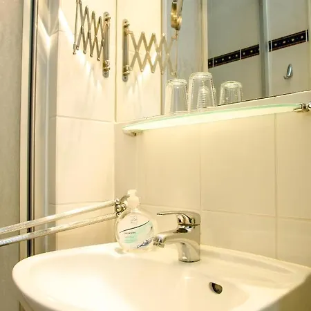 Hotel Astrid Am Kurfuerstendamm 3*