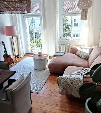 Apartment Charming Friedrichshain Getaway! *