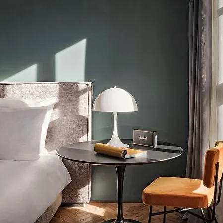 Sly Hotel