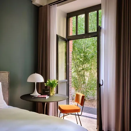 Sly Hotel