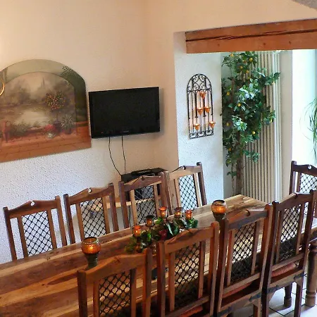 Ferienhaus Kutscherhaus Casa Chabeli - Berlin, Max 11 Personen Holiday home Berlin