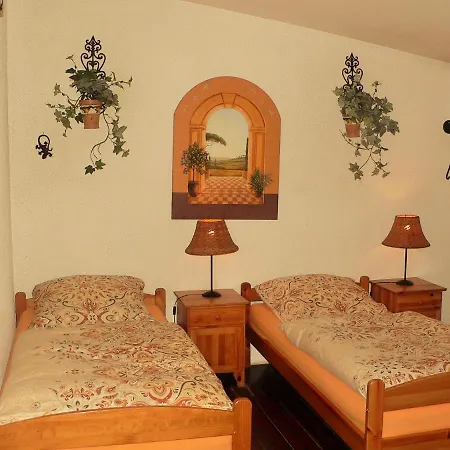 Ferienhaus Kutscherhaus Casa Chabeli - Berlin, Max 11 Personen Holiday home Berlin