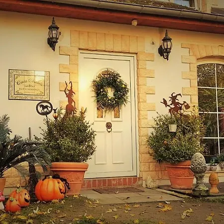 Holiday home Ferienhaus Kutscherhaus Casa Chabeli - Berlin, Max 11 Personen