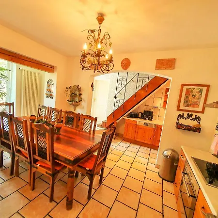 Ferienhaus Kutscherhaus Casa Chabeli - Berlin, Max 11 Personen Holiday home