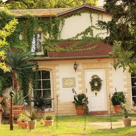 Ferienhaus Kutscherhaus Casa Chabeli - Berlin, Max 11 Personen Holiday home Berlin