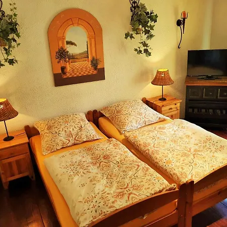 Ferienhaus Kutscherhaus Casa Chabeli - Berlin, Max 11 Personen *