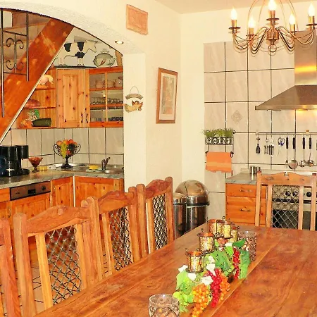 Holiday home Ferienhaus Kutscherhaus Casa Chabeli - Berlin, Max 11 Personen Berlin