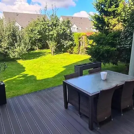 Holiday home Modern Townhouse, Quiet And Close To The Centre. *
