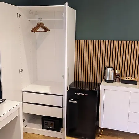 Kwatera prywatna 3 - Zimmervermietung Naehe Flughafen Ber - Gratis Wlan, Parken & Netflix