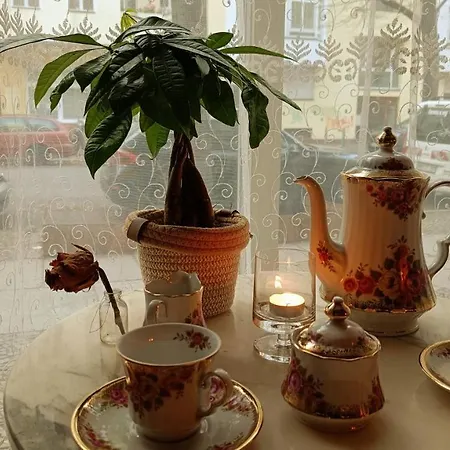 Apartment La Vie En Rose: Elegance And Art Berlin