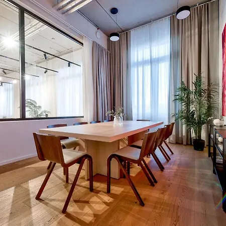Habyt-the Waterfront Hotel