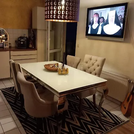 Apartment Tolle Private 2-zimmer Im Szene Berlin-friedrichshain