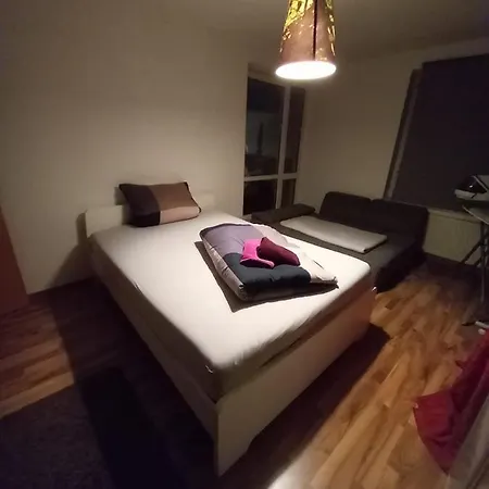 Apartment Tolle Private 2-zimmer Im Szene Berlin-friedrichshain *