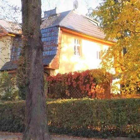 Apartment Town-villa, Apartment, Living With Big Sofa Bed , 2 Bedroom, 1kitchen, 1bathroom, 1 Office, 1 Garden Berlin