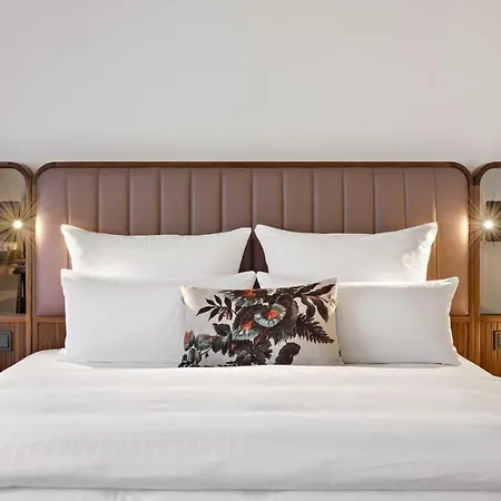 Bristol Отель 5*