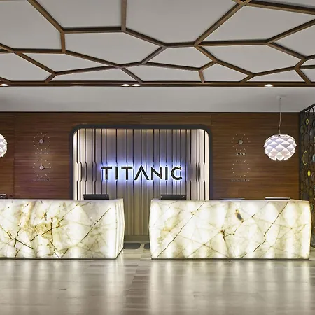 Отель Titanic Chaussee 4*