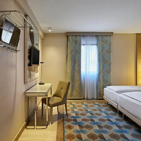 Hotel Titanic Comfort Mitte Berlino