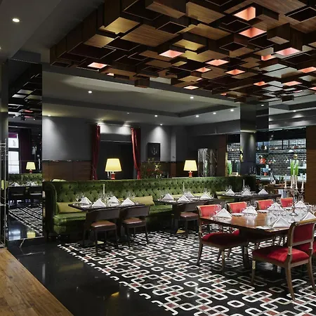 Titanic Gendarmenmarkt Hotel 5*