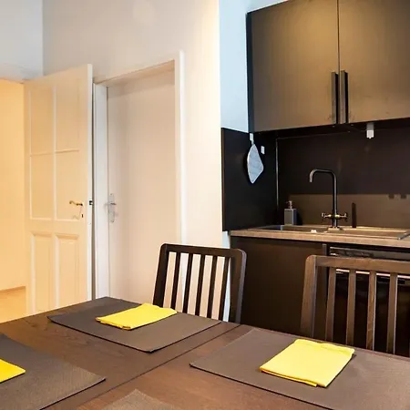Spacious Family At Mauerpark Selfcheckin Apartment