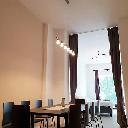 Family Moabit