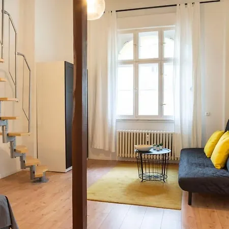 Stylish Loft Selfcheckin Street Parking Apartment