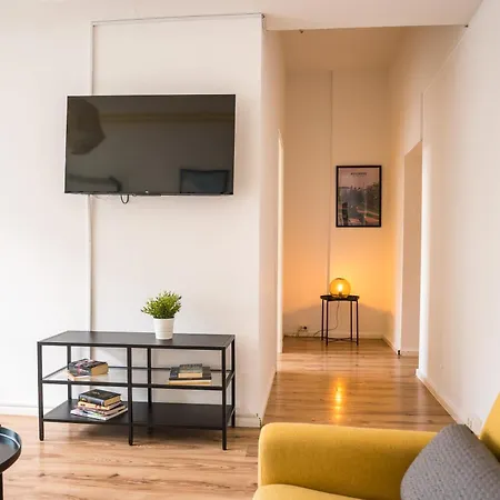 Apartment 2 Bedroom In Convinient Location