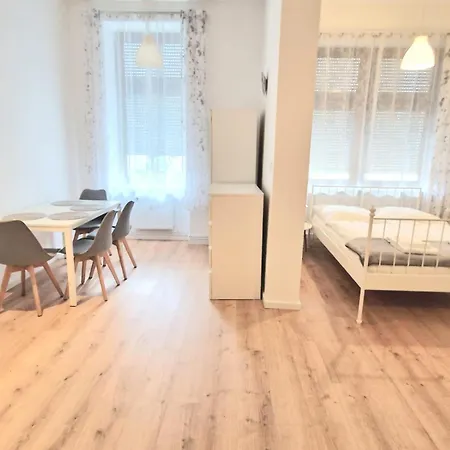 Family Studio For 4 *